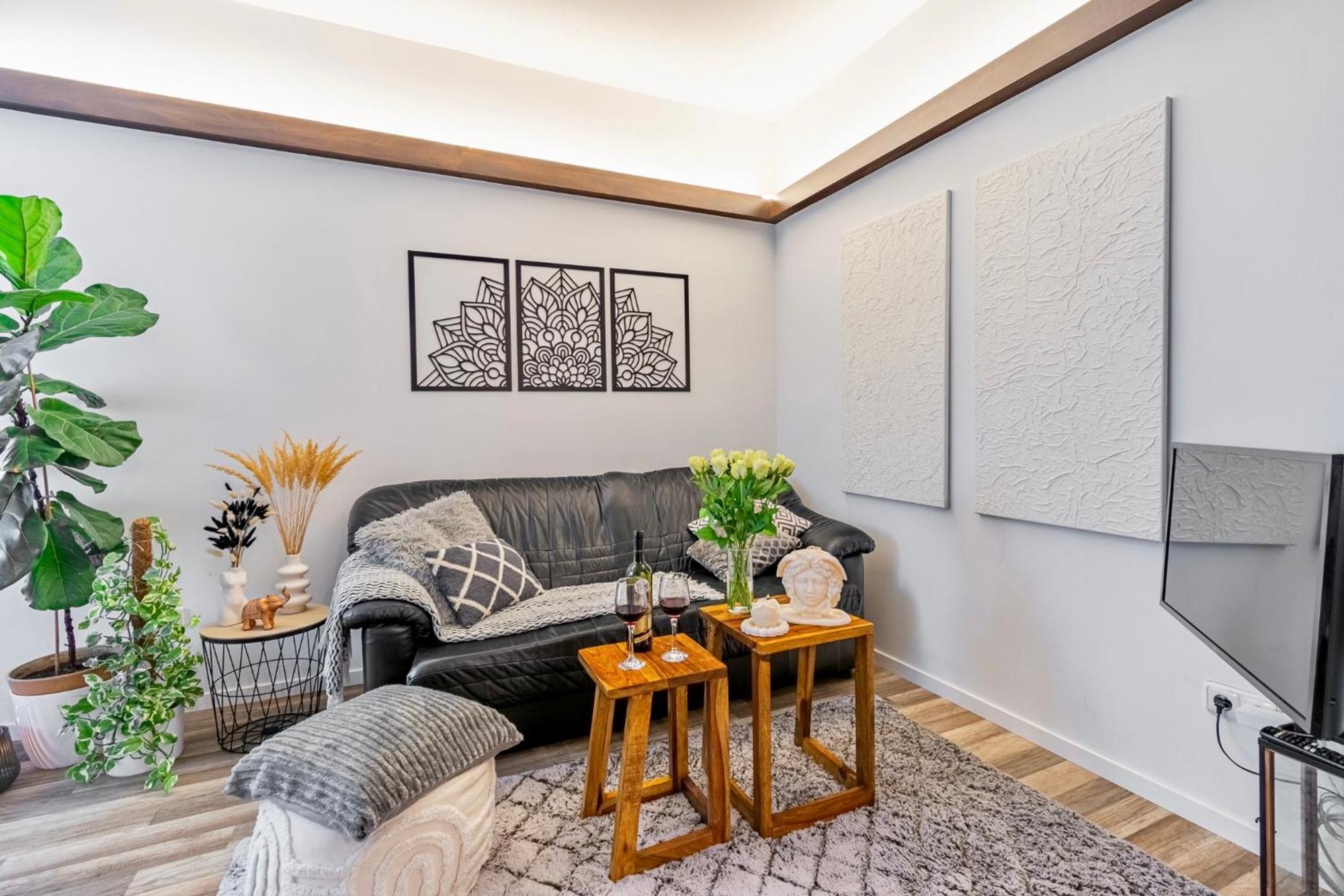 Natural-Style Apartment In The Centre Of 布拉迪斯拉发 外观 照片