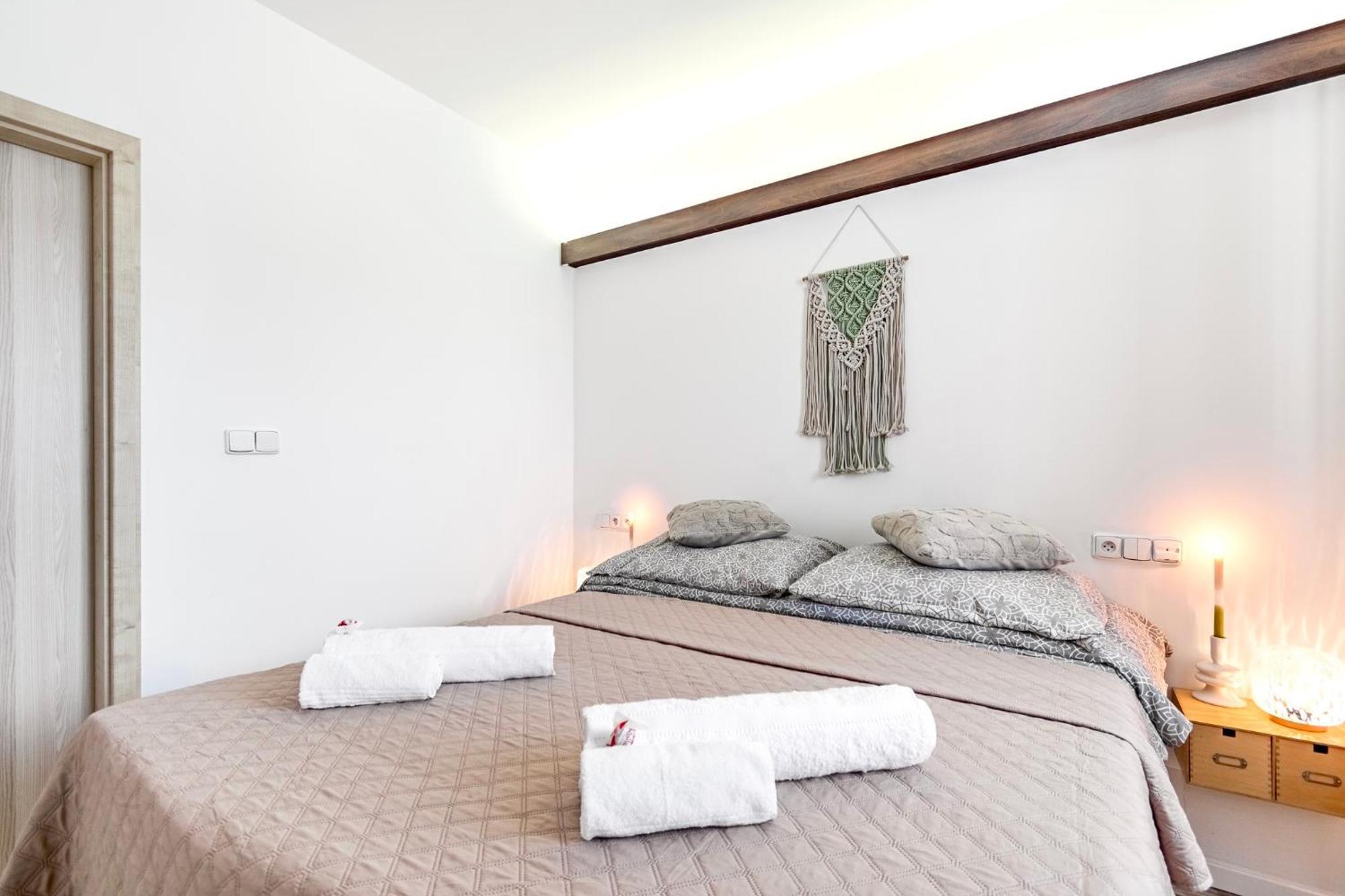 Natural-Style Apartment In The Centre Of 布拉迪斯拉发 外观 照片